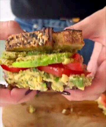 Tangy Chickpea, Avocado, and Tomato Toastie: A 10-Minute Delight