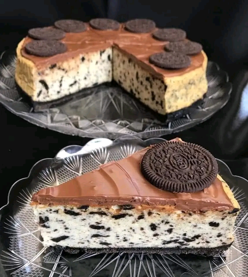 Easy Nutella Oreo Cheesecake Recipe.