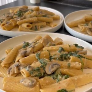 Unique Creamy Mushroom and Spinach Pasta